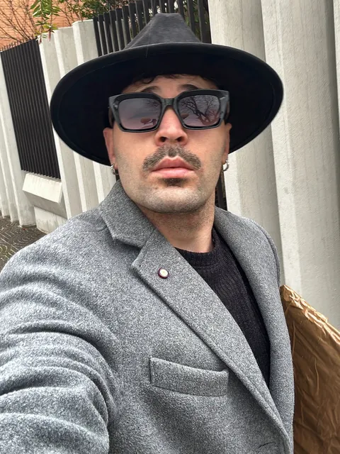 Ciro Simone Irmici, Hat and coat